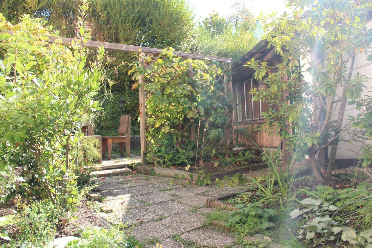 Ferienwohnung Mit Garten Aachen Bagian luar foto